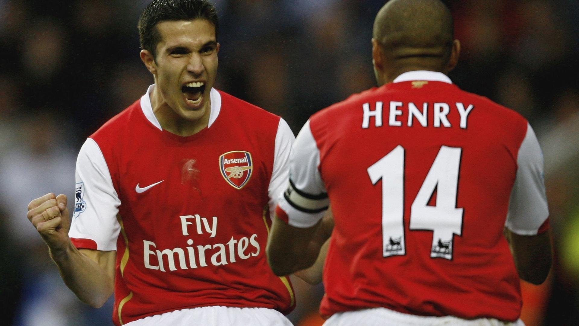 队友之间的默契合作:赛场上的战友情谊,队友和战友